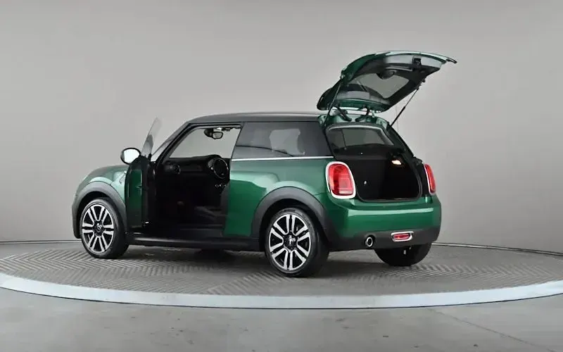 Used Mini Cooper Exclusive 136 HP (100 kW) 2021 Green Hatchback