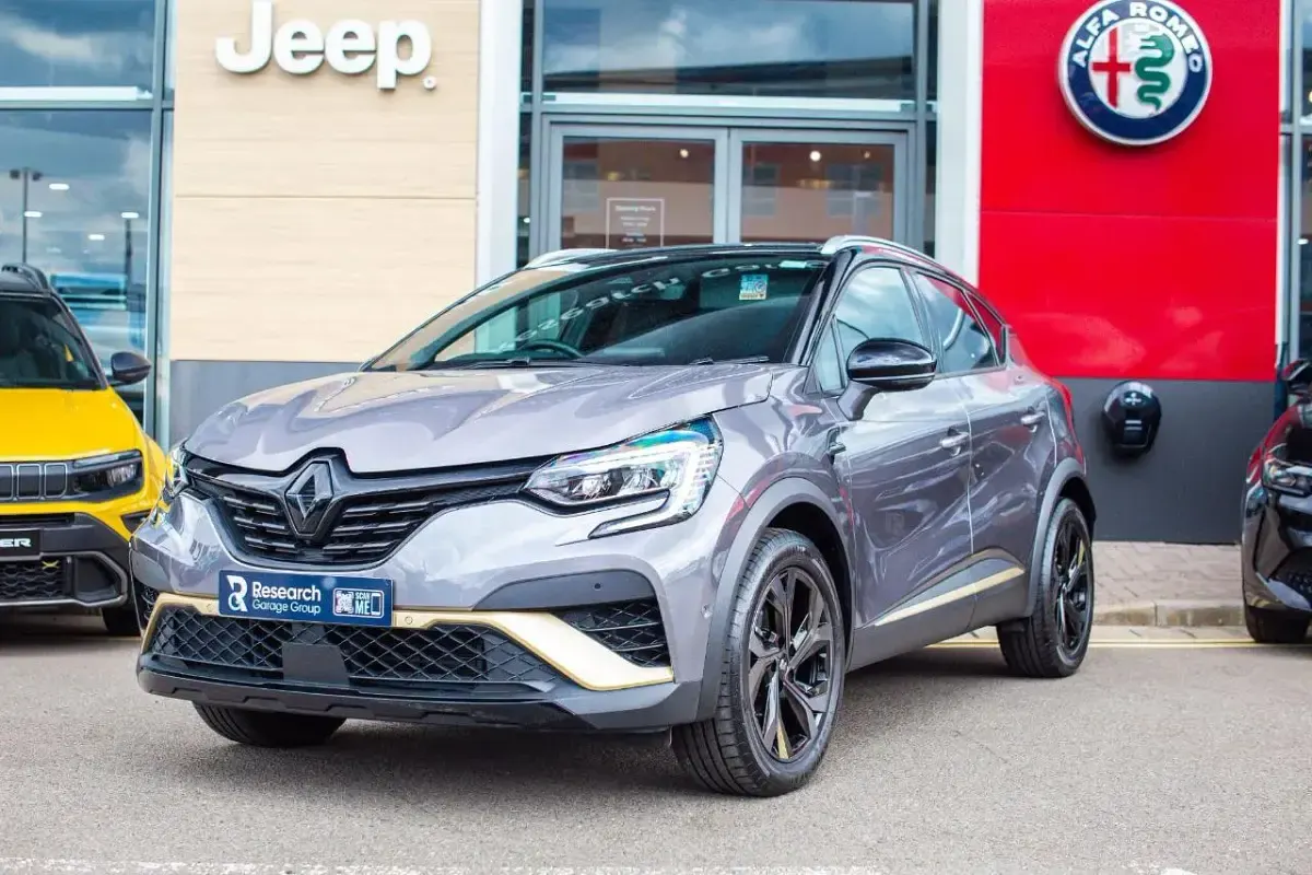 Used Renault Captur Bose Edition 140 HP (102 kW) 2024 Grey SUV