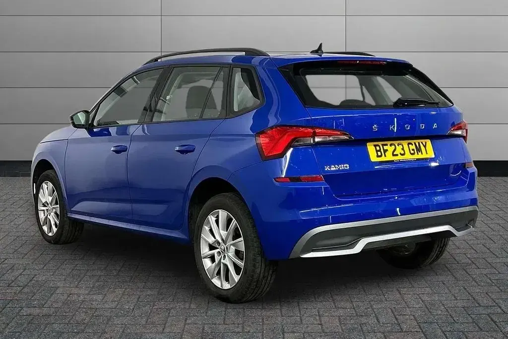 Used Skoda Kamiq SE 94 HP (69 kW) 2023 Energy blue SUV