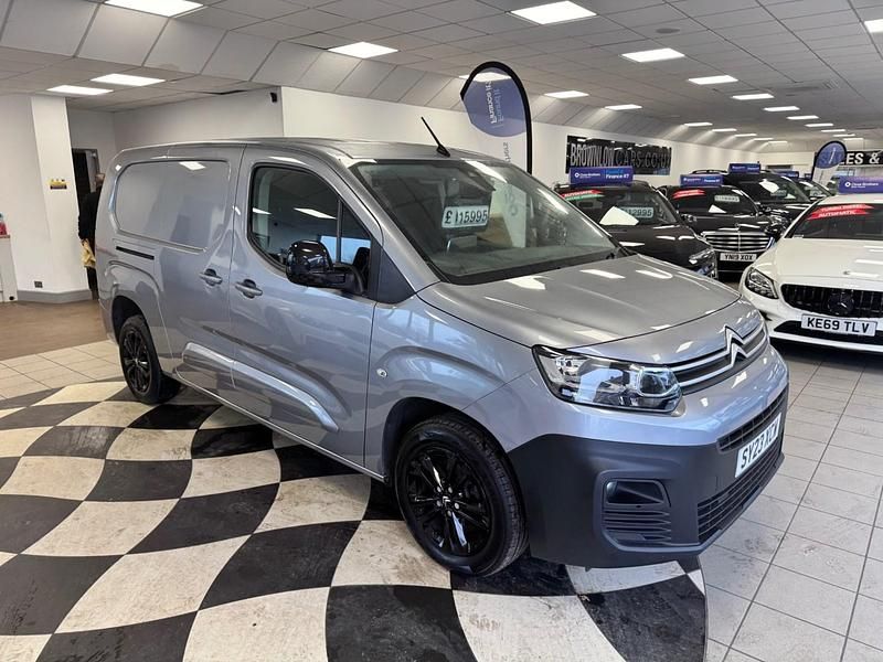 Used Citroën Berlingo 100 HP (73 kW) 2023 Grey MPV