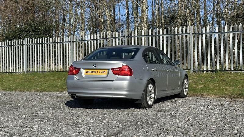 Used BMW 318 143 HP (105 kW) 2009 Silver Sedan