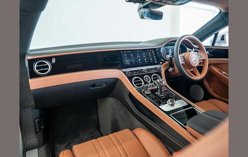 Used Bentley Continental 670 HP (492 kW) 2025 Grey Coupe