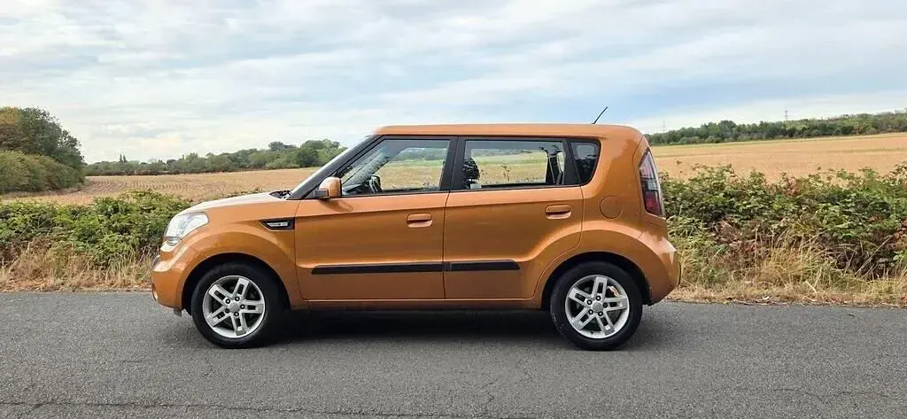 Used Kia Soul 126 HP (92 kW) 2009 Metallic orange SUV