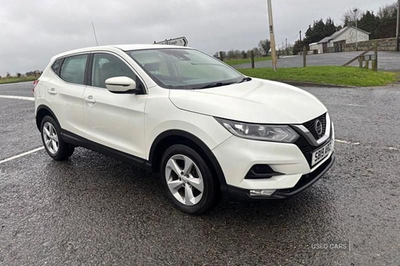 Used Nissan Qashqai Acenta Premium 115 HP (84 kW) 2019 White SUV