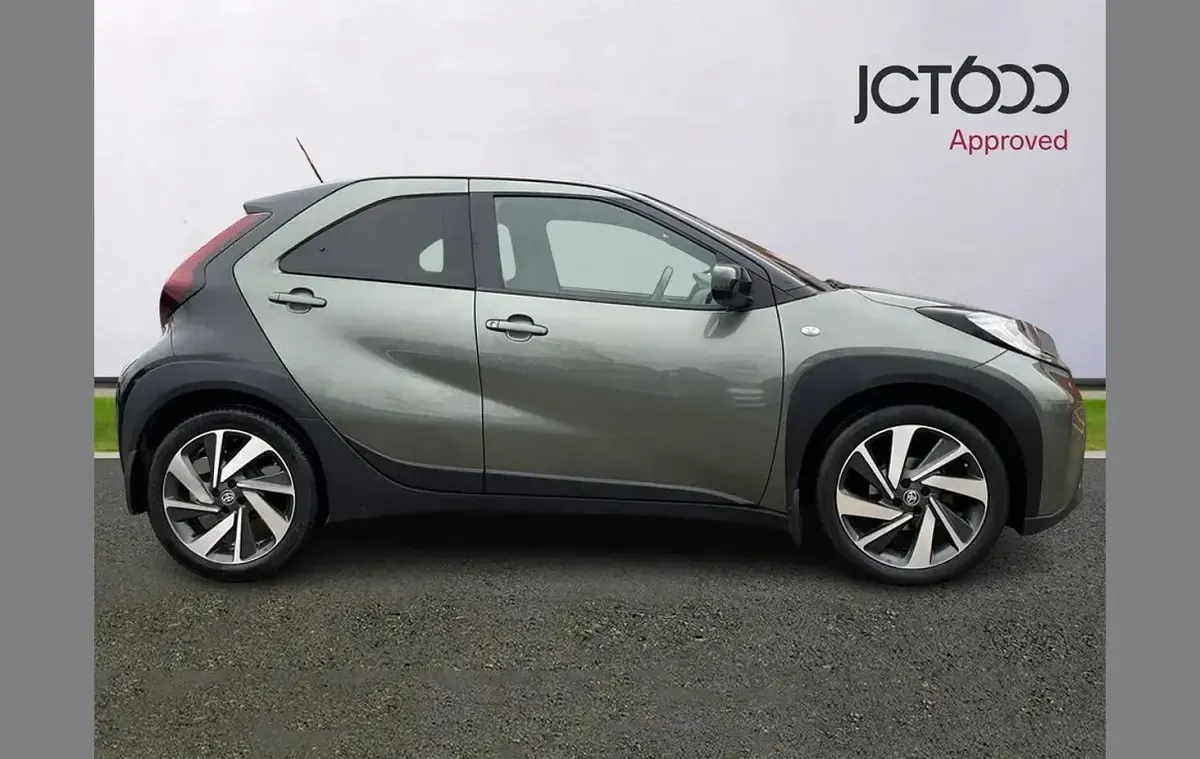 Used Toyota Aygo X 72 HP (52 kW) 2023 Green SUV