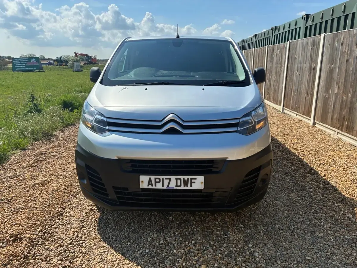 Usado Citroën Dispatch 2017 Prateado Monovolume