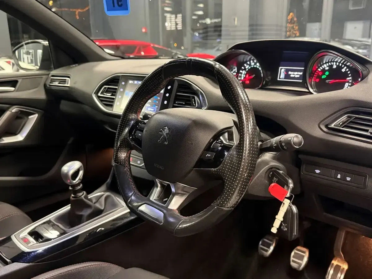 Used Peugeot 308 GT-line 2016 Blue Estate