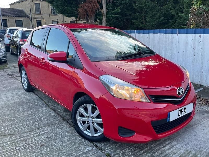 Red Used 2013 Toyota Yaris Hatchback | £2,690 (Good price) - Image 1/4