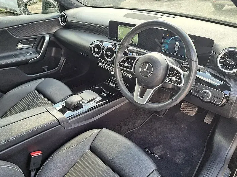 Used Mercedes A180 134 HP (98 kW) 2018 Black Hatchback