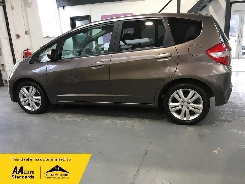 Used Honda Jazz EX 99 HP (72 kW) 2011 Silver Hatchback
