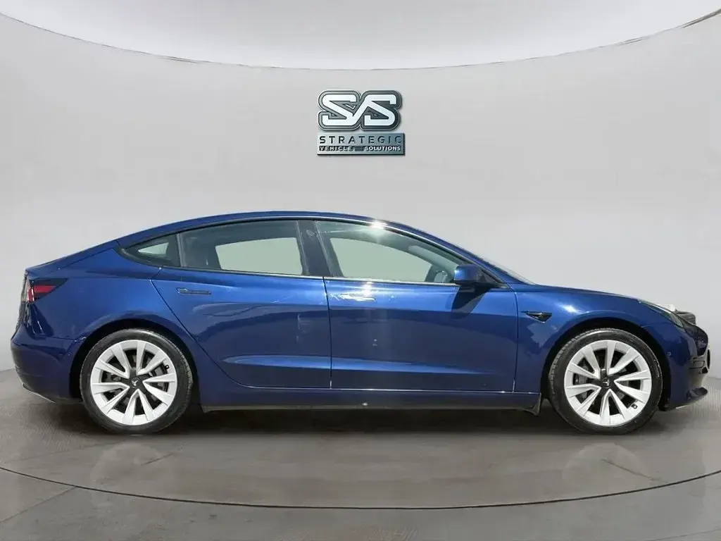 Used Tesla Model 3 Standard Range 239 kW (325 HP) 2020 Blue Sedan
