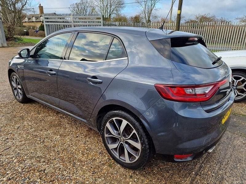 Used Renault Mégane IV Dynamique 130 HP (95 kW) 2017 Grey Hatchback
