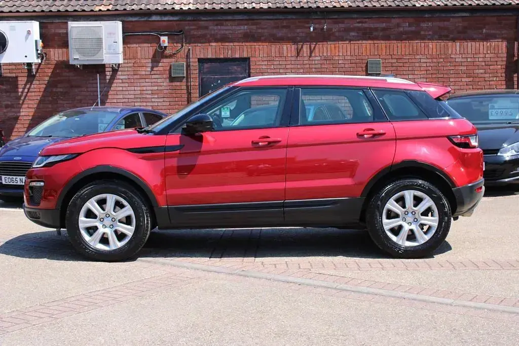 Used Land Rover Range Rover evoque SE 150 HP (110 kW) 2017 Red SUV