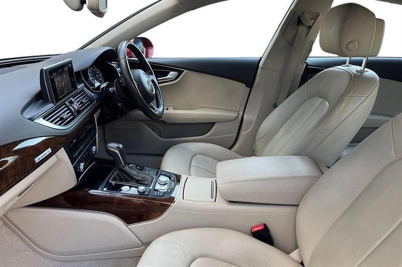 Used Audi A7 Design 218 HP (160 kW) 2015 Garnet red Hatchback