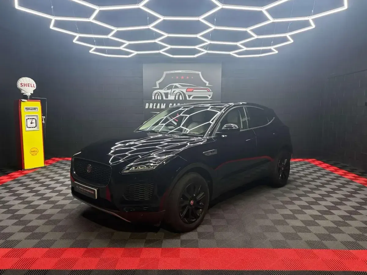 Używany Jaguar E-Pace S 150 KM (110 kW) 2018 Czarny SUV