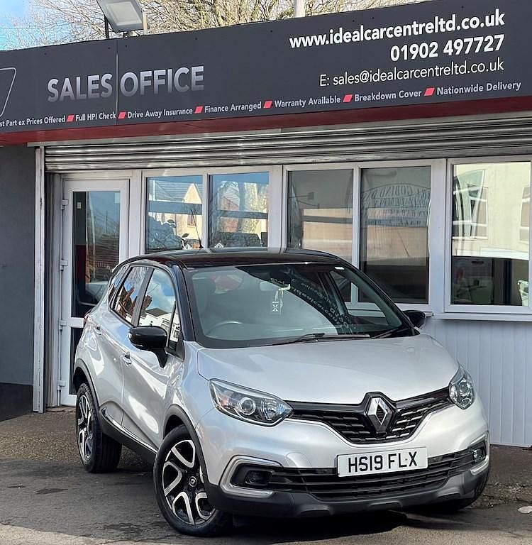 Used Renault Captur Iconic 90 HP (66 kW) 2019 Grey/black SUV