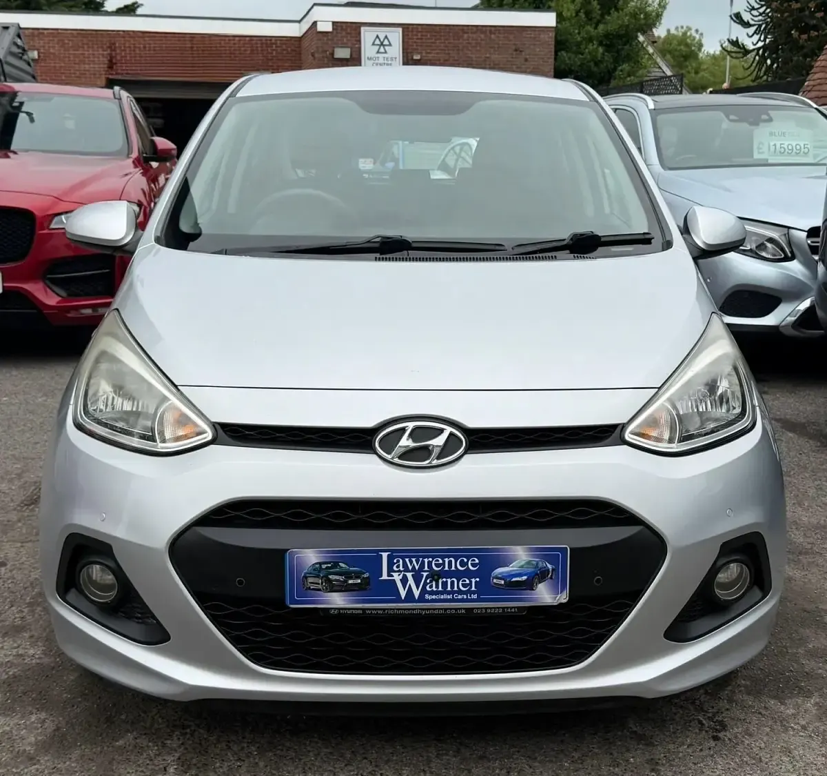 Used Hyundai i10 SE 87 HP (63 kW) 2015 Silver Hatchback