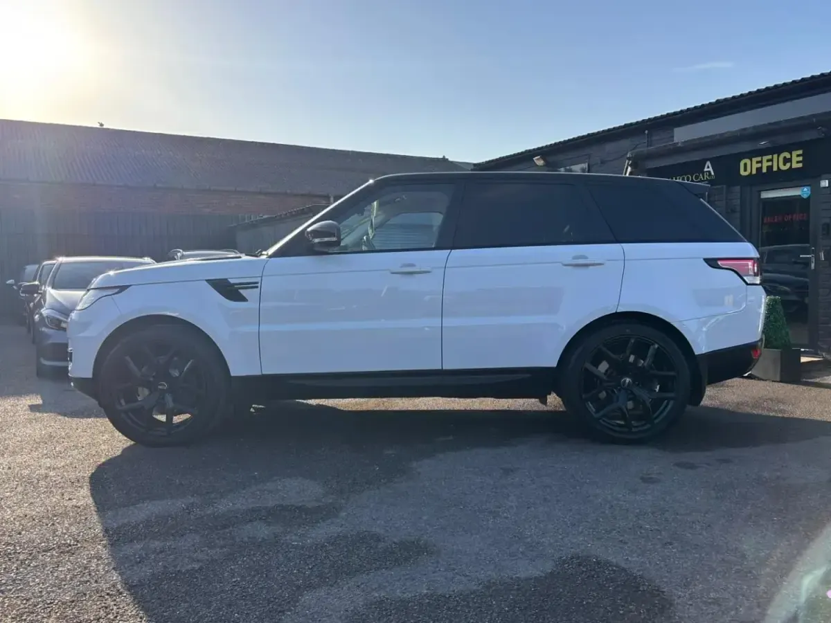 Second-hand Land Rover Range Rover Sport HSE 306 CP (225 kW) 2017 Alb SUV