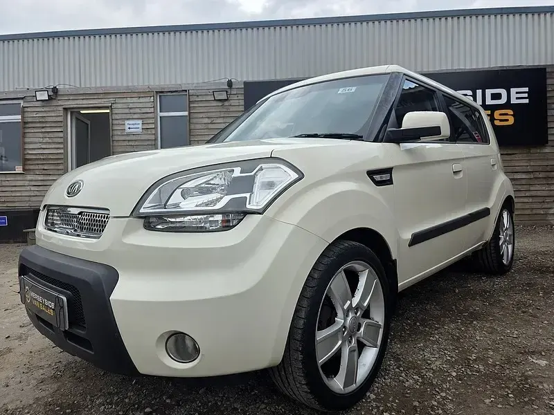 Used Kia Soul 2009 Cream SUV