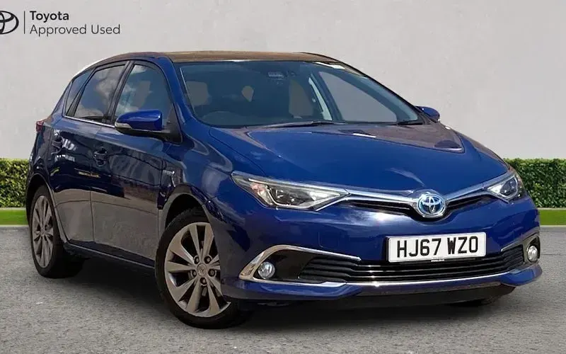 Used Toyota Auris Hybrid 136 HP (100 kW) 2017 Hatchback