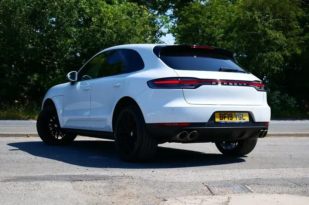 Used Porsche Macan 354 HP (260 kW) 2019 White SUV