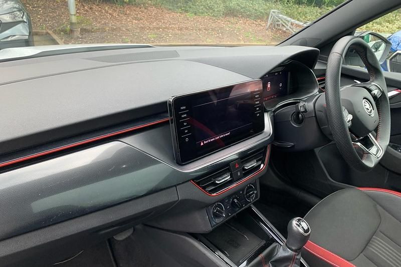 Used Skoda Kamiq Monte Carlo 108 HP (79 kW) 2022 White SUV