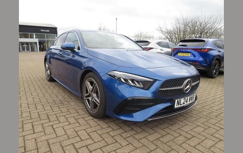 Used Mercedes A180 Executive 134 HP (98 kW) 2024 Blue Hatchback