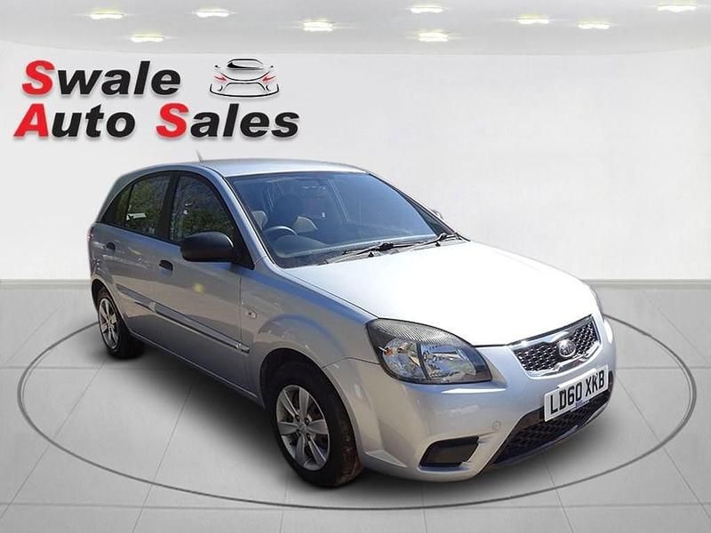 Used Kia Rio 95 HP (69 kW) 2010 Silver Hatchback