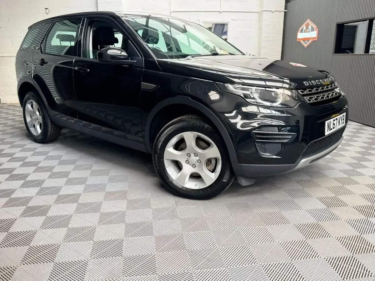 Second-hand Land Rover Discovery Sport SE 2017 Negru SUV