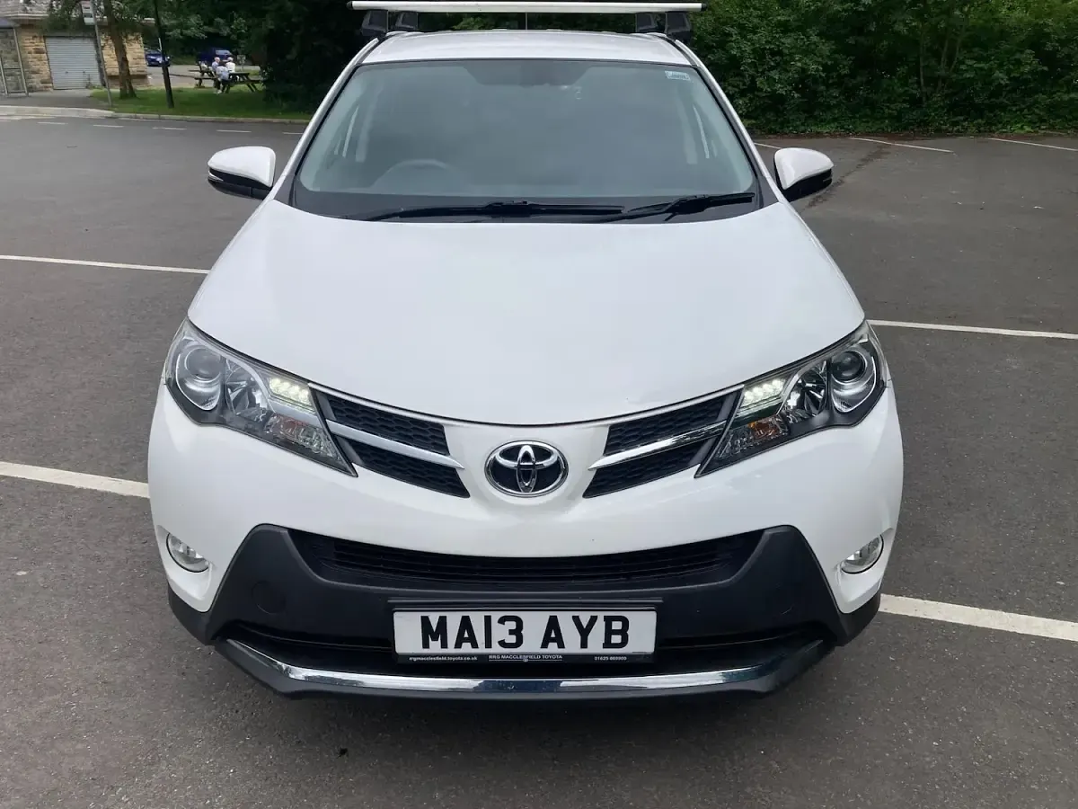 Used Toyota RAV4 150 HP (110 kW) 2013 White SUV