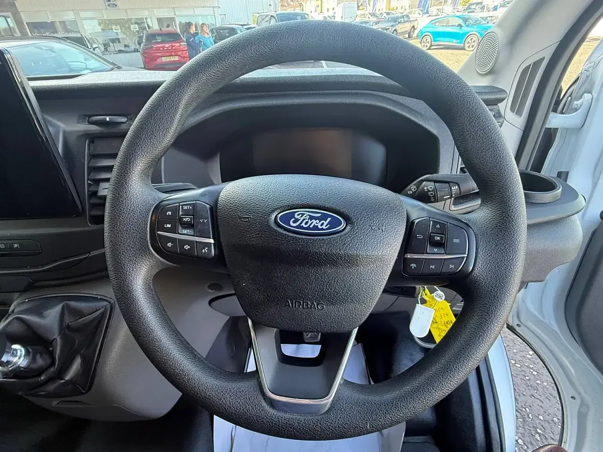 Used Ford Transit 130 HP (95 kW) 2025 White Van