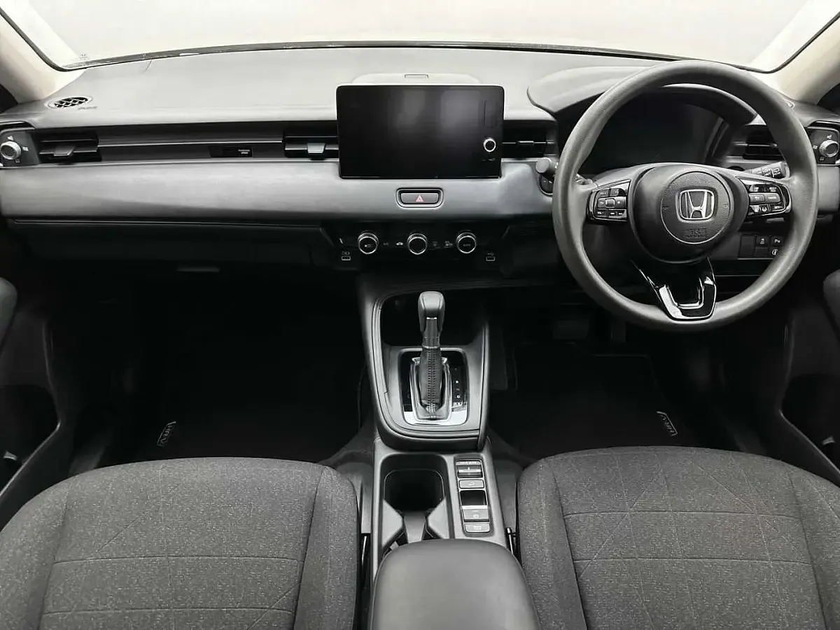 Used Honda HR-V Elegance 131 HP (96 kW) 2024 Sand khaki SUV