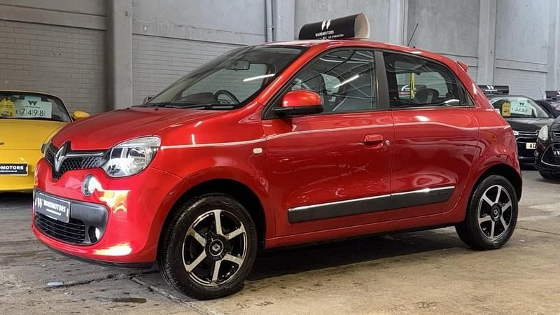 Used Renault Twingo Dynamique 90 HP (66 kW) 2016 Red Hatchback