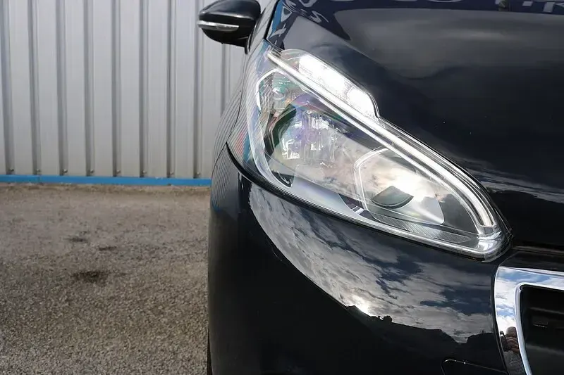 Used Peugeot 208 Active 100 HP (73 kW) 2019 Grey Hatchback