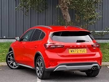 Used Ford Focus Active 155 HP (114 kW) 2022 Red Hatchback