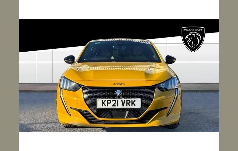 Used Peugeot 208 Premium 101 HP (74 kW) 2021 Yellow Hatchback