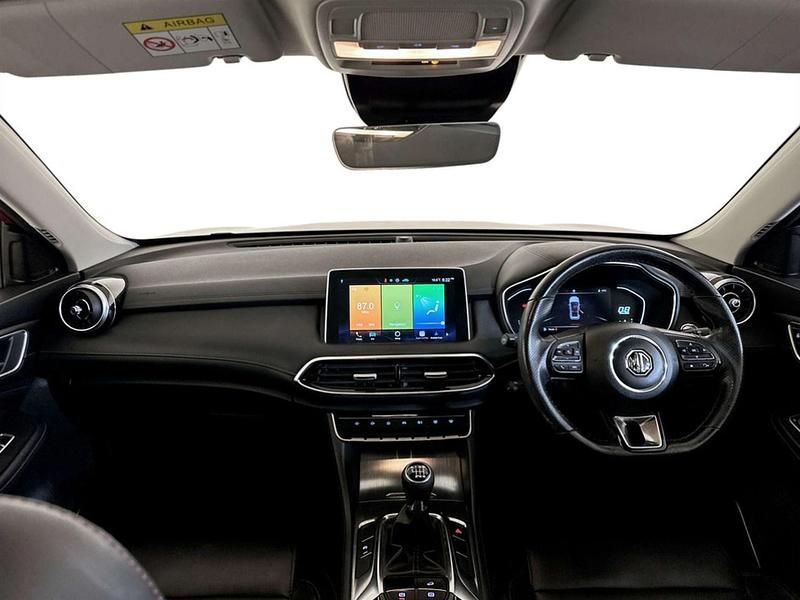 Used MG HS Excite 162 HP (119 kW) 2023 Red SUV