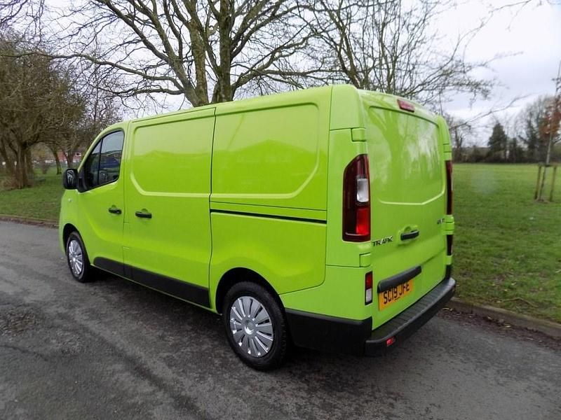 Used Renault Trafic Business 2019 Green MPV