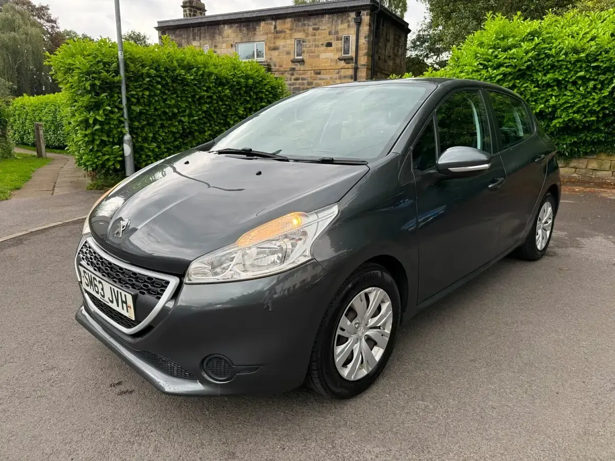 Used Peugeot 208 Access 82 HP (60 kW) 2014 Grey Hatchback