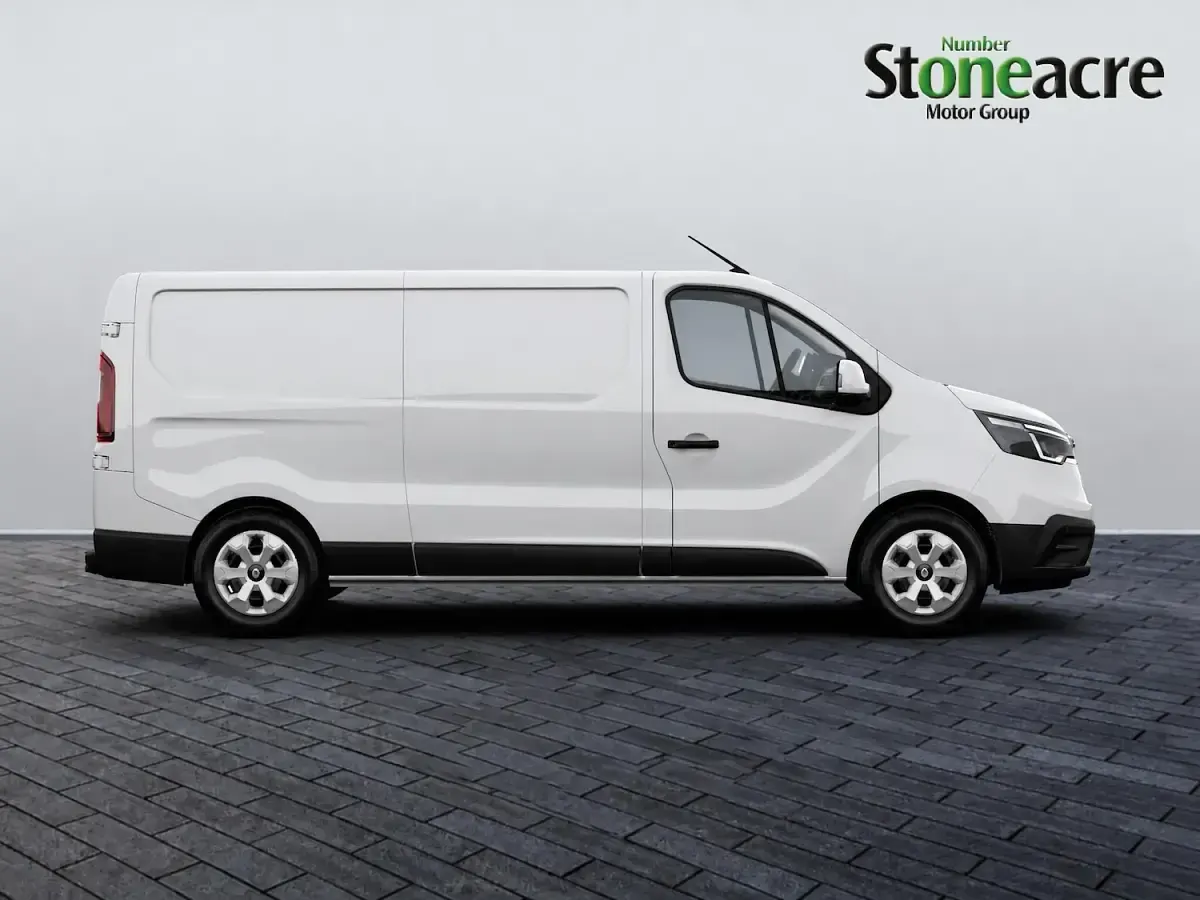 Used Renault Trafic 2026 White MPV