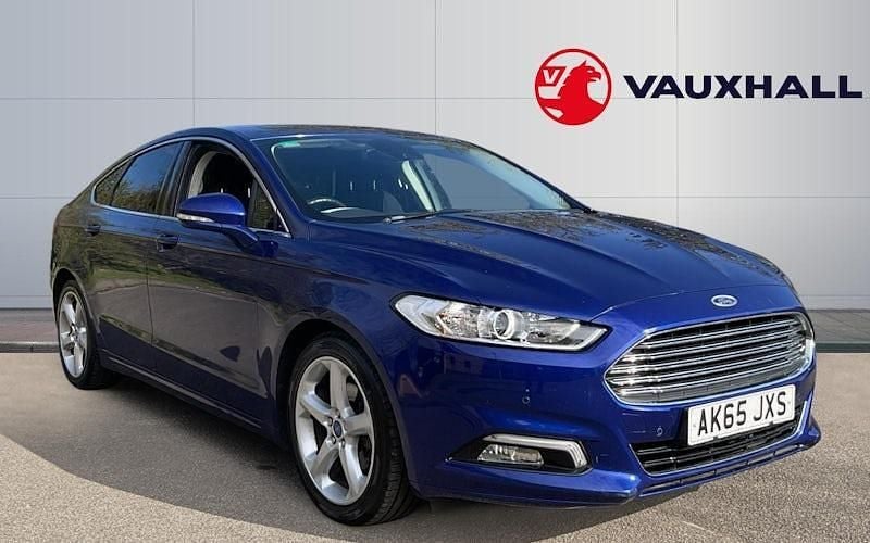 Used Ford Mondeo Titanium 160 HP (117 kW) 2016 Blue Hatchback