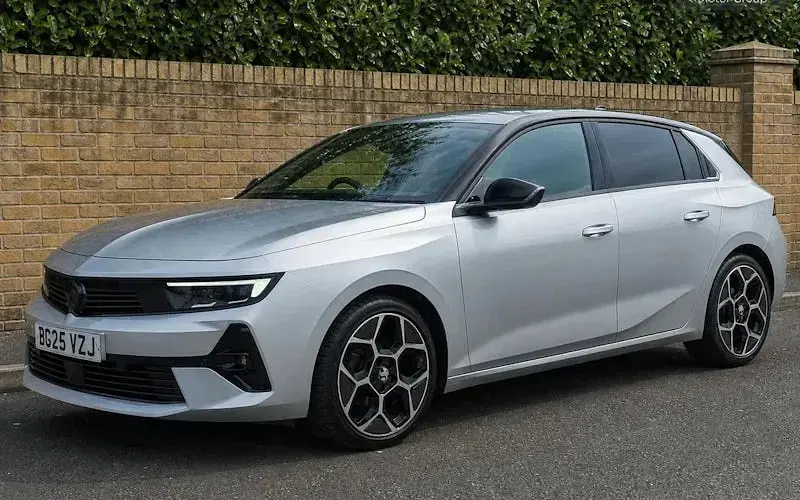 Used Vauxhall Astra Ultimate 131 HP (96 kW) 2026 Hatchback