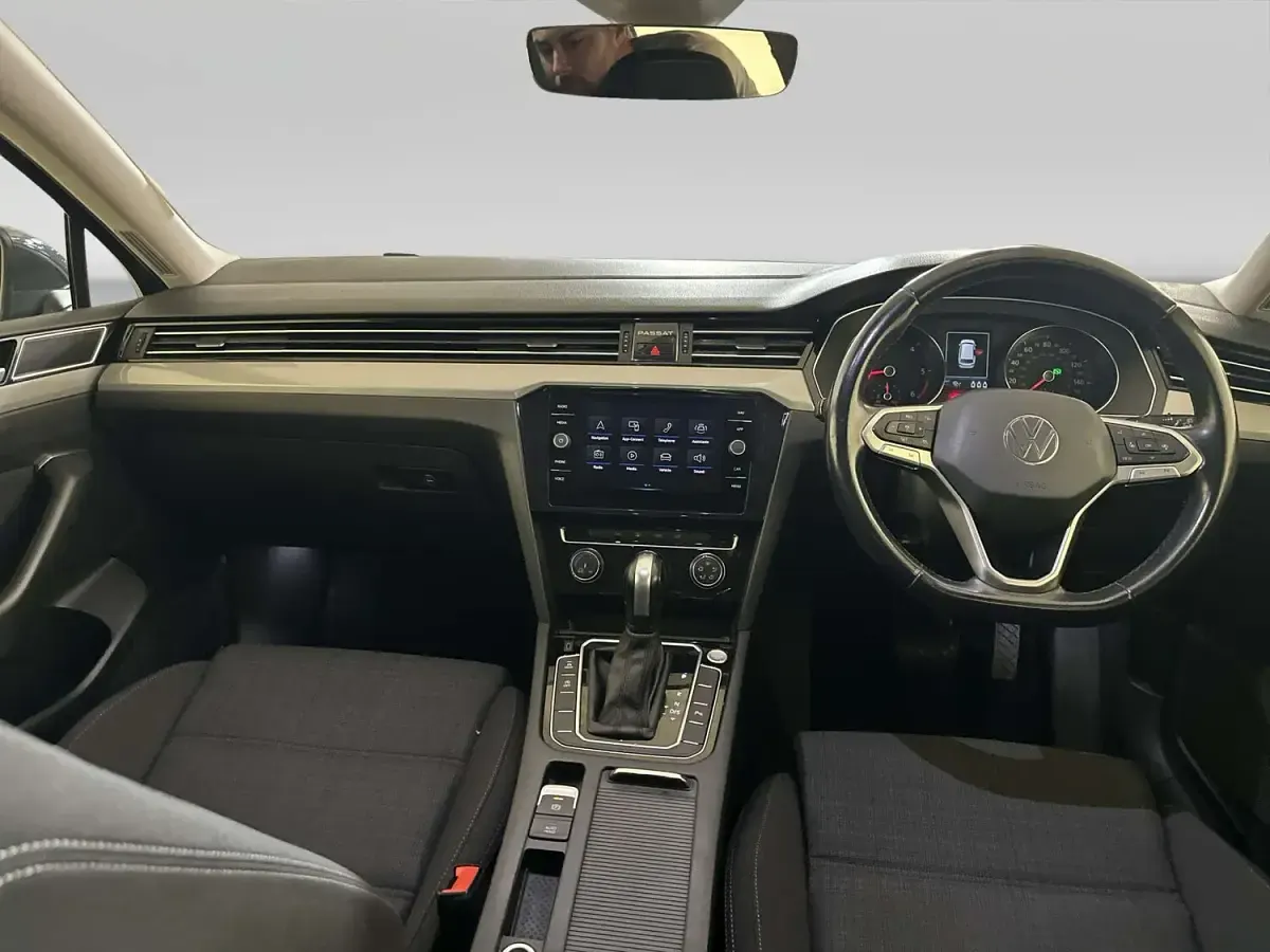 Used VW Passat SE 150 HP (110 kW) 2022 Grey Estate