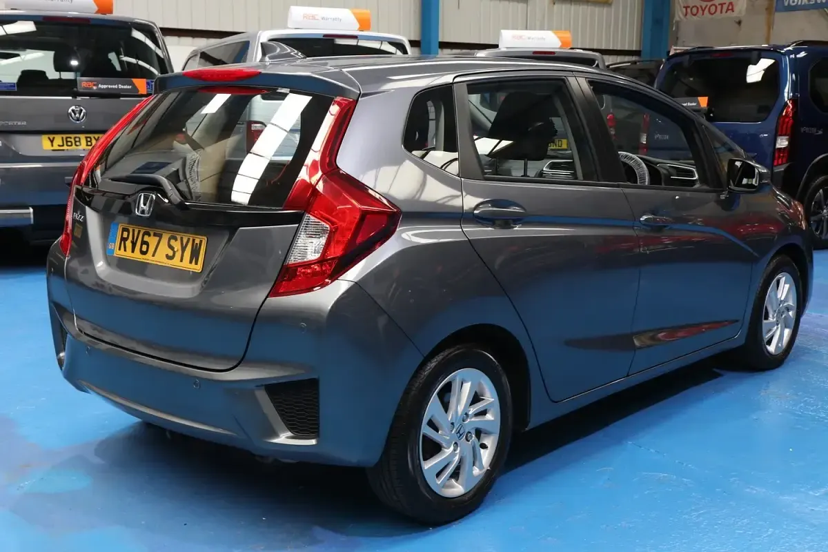 Used Honda Jazz SE 102 HP (75 kW) 2017 Grey Hatchback