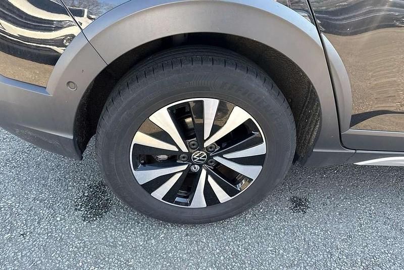 Used VW Taigo Life 110 HP (80 kW) 2023 Black SUV