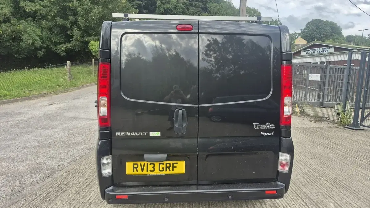 Used Renault Trafic 115 HP (84 kW) 2013 Black MPV