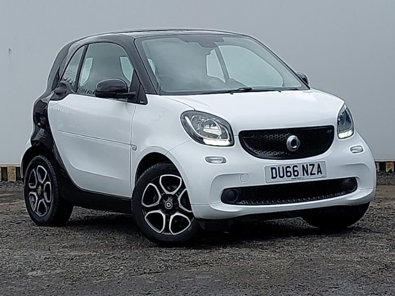 White Used 2017 Smart ForTwo Coupé Premium Coupe | £6,498 (Fair price) - Image 1/4