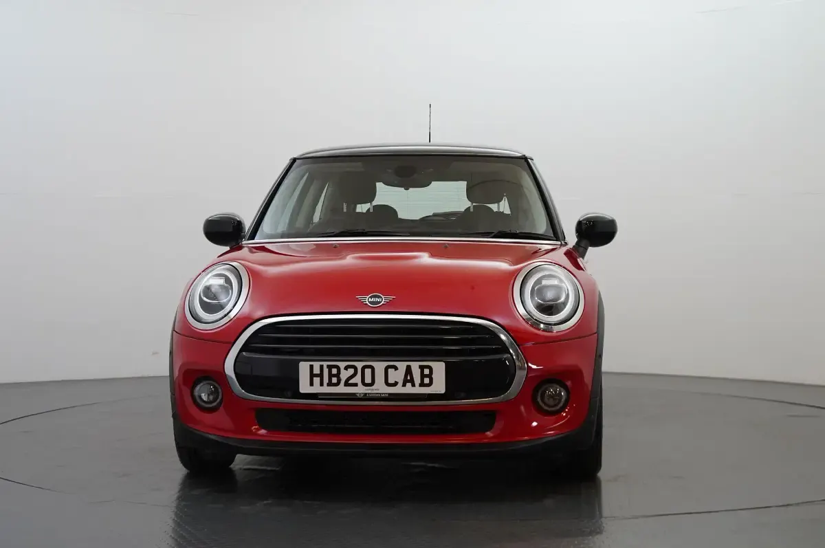 Used Mini Cooper Classic 134 HP (98 kW) 2020 Red Hatchback
