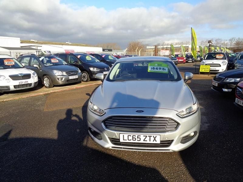 Used Ford Mondeo Style 120 HP (88 kW) 2016 Silver Hatchback