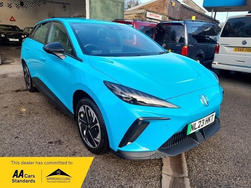 Used MG MG4 EV SE 319 kW (435 HP) 2023 Blue Hatchback